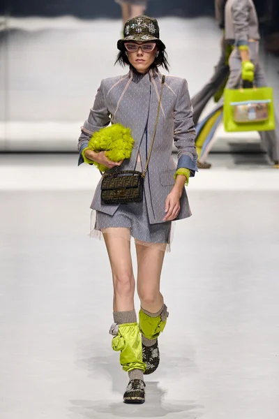 Look 7